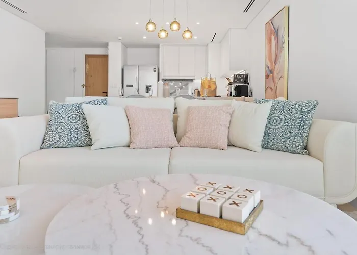Sea-View Apartment With Private Beach In La Vie